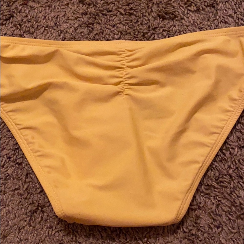 Bikini set - Picture 2 of 2